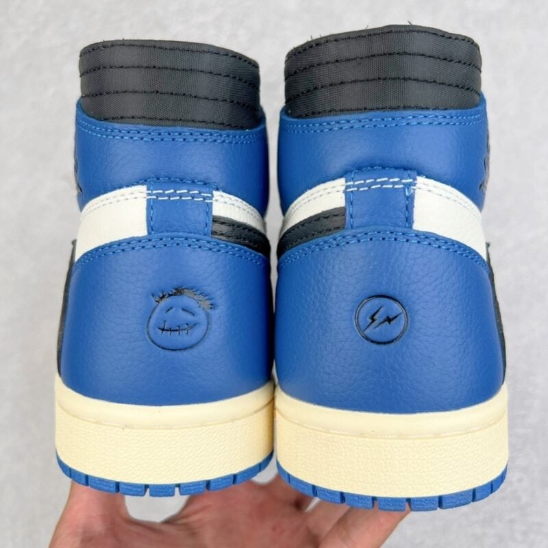 【AT3096】Travis Scott × Fragment × Nike Air Jordan 1 Retro High OG SP "Military Blue"トラヴィススコット × フラグメント × ナイキ エアジョーダン1 レトロ ハイ OG SP "ミリタリー ブルー" DH3227-105