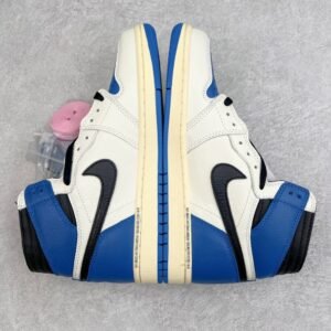 【AT3096】Travis Scott × Fragment × Nike Air Jordan 1 Retro High OG SP "Military Blue"トラヴィススコット × フラグメント × ナイキ エアジョーダン1 レトロ ハイ OG SP "ミリタリー ブルー" DH3227-105