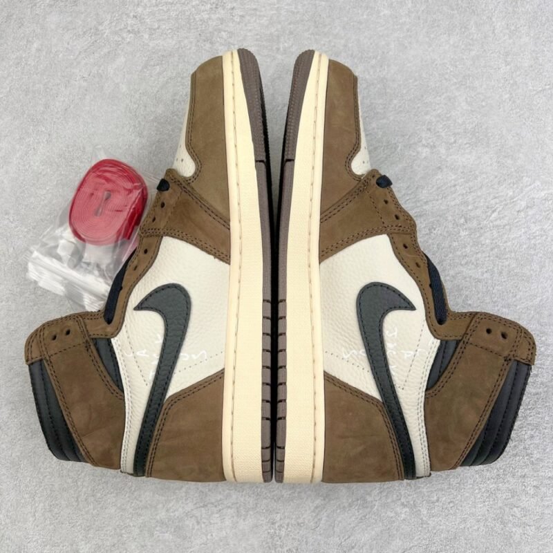 【AT3097】NIKE (ナイキ) ×TRAVIS SCOTT AIR JORDAN 1 RETRO HIGH OG TS SP トラヴィススコット エアジョーダン1 レトロハイOG TS SP ハイカットスニーカー ブラウン/ホワイト CD4487-100
