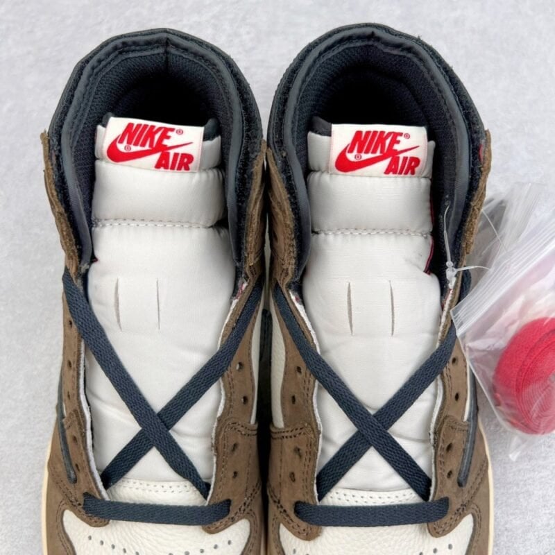 【AT3097】NIKE (ナイキ) ×TRAVIS SCOTT AIR JORDAN 1 RETRO HIGH OG TS SP トラヴィススコット エアジョーダン1 レトロハイOG TS SP ハイカットスニーカー ブラウン/ホワイト CD4487-100