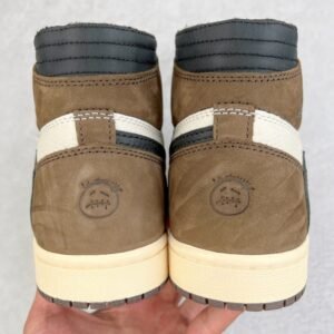 【AT3097】NIKE (ナイキ) ×TRAVIS SCOTT AIR JORDAN 1 RETRO HIGH OG TS SP トラヴィススコット エアジョーダン1 レトロハイOG TS SP ハイカットスニーカー ブラウン/ホワイト CD4487-100