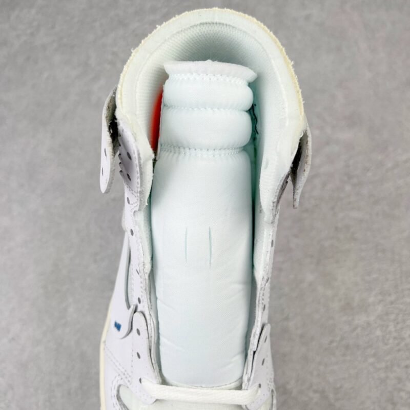 【AT3099】Off-White × Nike Air Jordan 1 Retro High "White" オフホワイト × ナイキ エアジョーダン 1 レトロ ハイ「ホワイト」AQ0818-100