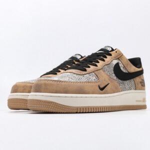 【AT3113】The North Face x Nike ノースフェイス×ナイキのAIR FORCE 1‘07。柔らかく、弾力があり、優れたクッション性能と秀逸なミッドソールデザインで、レトロと現代を融合させた外観が世界中で30年以上にわたって人気のForce 1を演出しています。