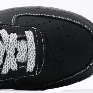 【AT3114】ナイキのAIR FORCE 1‘07は、柔らかく、弾力があり、優れたクッショニング性能と優れたミッドソールデザインを備えた低反発百搭カジュアルランニングシューズです。レトロと現代の外観が融合し、30年以上にわたって世界中で大ヒットしているForce 1を生み出しました。