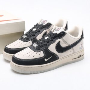 【AT3116】Nike AIR FORCE 1‘07 エアフォース1ローカットの汎用的なカジュアルスポーツシューズ。柔らかく、十分な反発力があり、優れたミッドソールデザインを備えることで、復古と現代の外観が組み合わされ、30年以上にわたって世界中で大流行するForce 1が完成します。