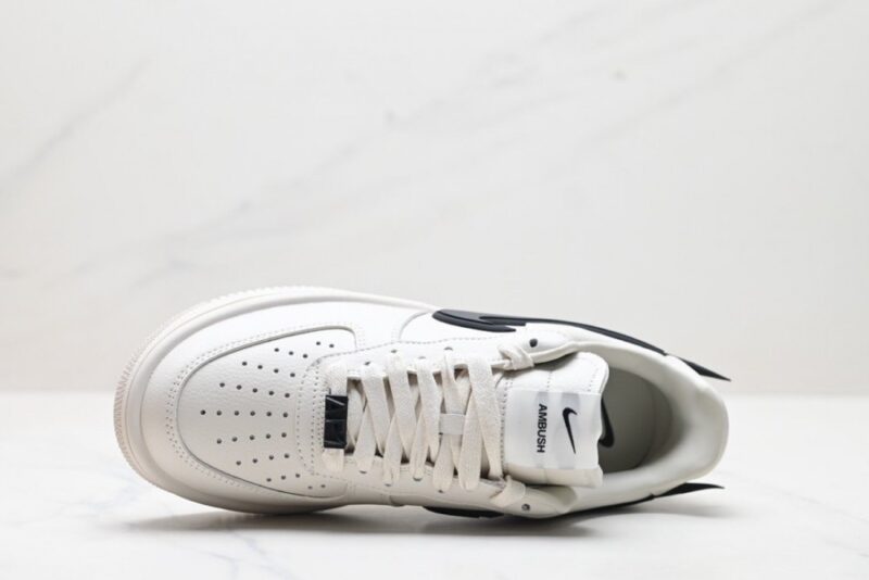 【AT3124】Ambush x Nike アンブッシュ× Nike Air Force 1 '07 Low "Phantom" コラボレーションモデル。この空軍1の低カットモデルは、カジュアルなデザインで楽しめます。