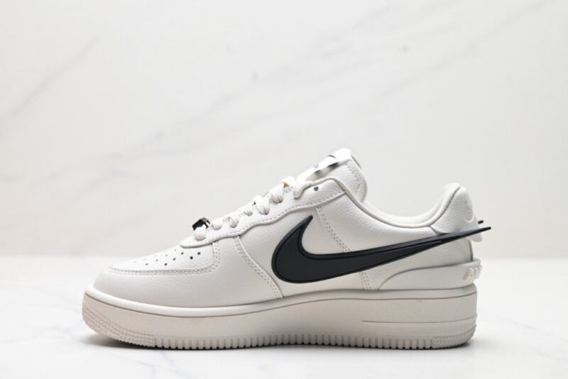 【AT3124】Ambush x Nike アンブッシュ× Nike Air Force 1 '07 Low "Phantom" コラボレーションモデル。この空軍1の低カットモデルは、カジュアルなデザインで楽しめます。