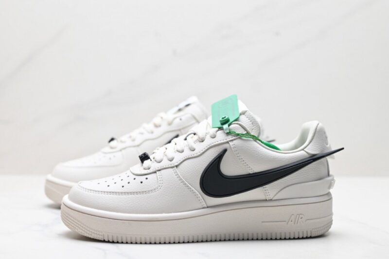 【AT3124】Ambush x Nike アンブッシュ× Nike Air Force 1 '07 Low "Phantom" コラボレーションモデル。この空軍1の低カットモデルは、カジュアルなデザインで楽しめます。