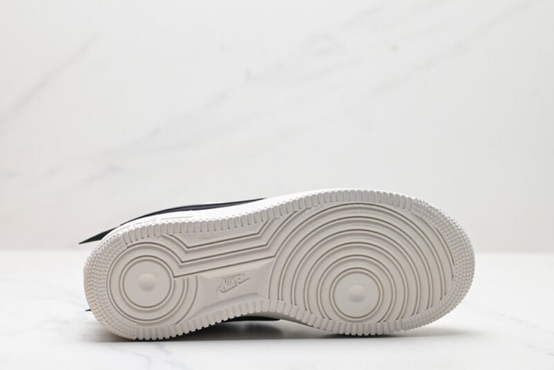 【AT3124】Ambush x Nike アンブッシュ× Nike Air Force 1 '07 Low "Phantom" コラボレーションモデル。この空軍1の低カットモデルは、カジュアルなデザインで楽しめます。
