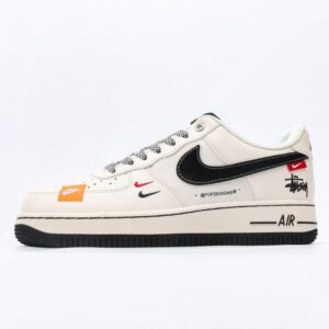 【AT3125】Stussy x Nike ステューシー×ナイキNIKE AIR FORCE 1‘07 エアフォース1ローカットクラシックカジュアルスポーツシューズ。柔軟で弾力性に富んだクッショニングと優れたミッドソールデザイン、レトロとモダンの融合した外観が、30年以上にわたり世界中で人気を博しているForce 1を生み出しています。