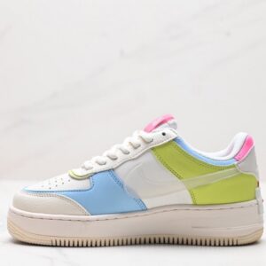 【AT3127】NIKE WMNS Air Force 1 Shadowの新しい女性向け構築主義デザイン、マカロンエアフォース1号の軽量ハイカットスニーカー。クラシックなデザインに遊び心を注入し、レイヤード構造や大きなミッドソール、そして二重のブランドロゴを取り入れました。