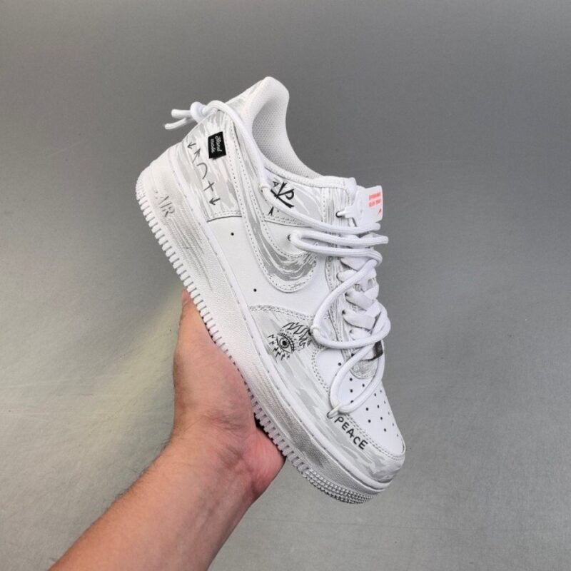 【AT3130】爆発的な人気の二次元テーマのNike Air Force 1 Low'07トレンドのシンボル、シューレースのないロートップカジュアルシューズ。