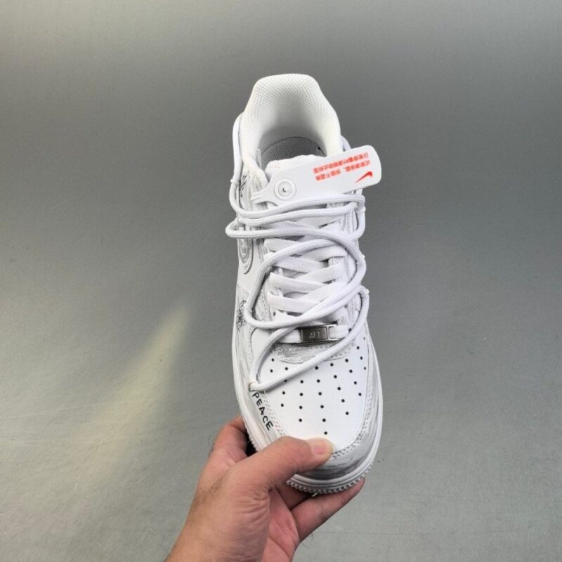 【AT3130】爆発的な人気の二次元テーマのNike Air Force 1 Low'07トレンドのシンボル、シューレースのないロートップカジュアルシューズ。