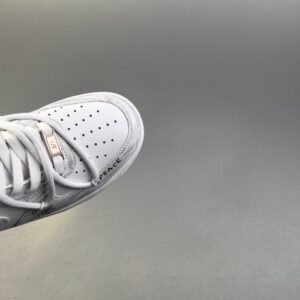【AT3130】爆発的な人気の二次元テーマのNike Air Force 1 Low'07トレンドのシンボル、シューレースのないロートップカジュアルシューズ。