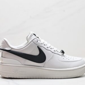 【AT3135】Ambush x Nike Air Force 1‘07 Low "Phantom" コラボレーションモデル これは、Air Force 1の低カットのカジュアルスニーカーです。