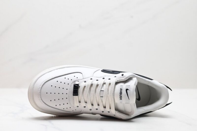 【AT3135】Ambush x Nike Air Force 1‘07 Low "Phantom" コラボレーションモデル これは、Air Force 1の低カットのカジュアルスニーカーです。