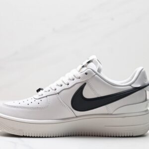 【AT3135】Ambush x Nike Air Force 1‘07 Low "Phantom" コラボレーションモデル これは、Air Force 1の低カットのカジュアルスニーカーです。
