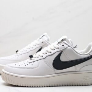 【AT3135】Ambush x Nike Air Force 1‘07 Low "Phantom" コラボレーションモデル これは、Air Force 1の低カットのカジュアルスニーカーです。