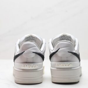 【AT3135】Ambush x Nike Air Force 1‘07 Low "Phantom" コラボレーションモデル これは、Air Force 1の低カットのカジュアルスニーカーです。
