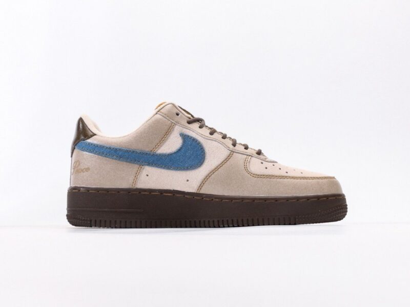 【AT3139】Nike AIR FORCE 1‘07 エアフォース1ローバーシャンキュアジョガーカジュアルスポーツスニーカー。柔らかく、弾力性に富んだクッショニングと優れたミッドソールデザインを備え、レトロとモダンが融合した外観が、30年以上にわたり世界中で大流行しているForce 1。