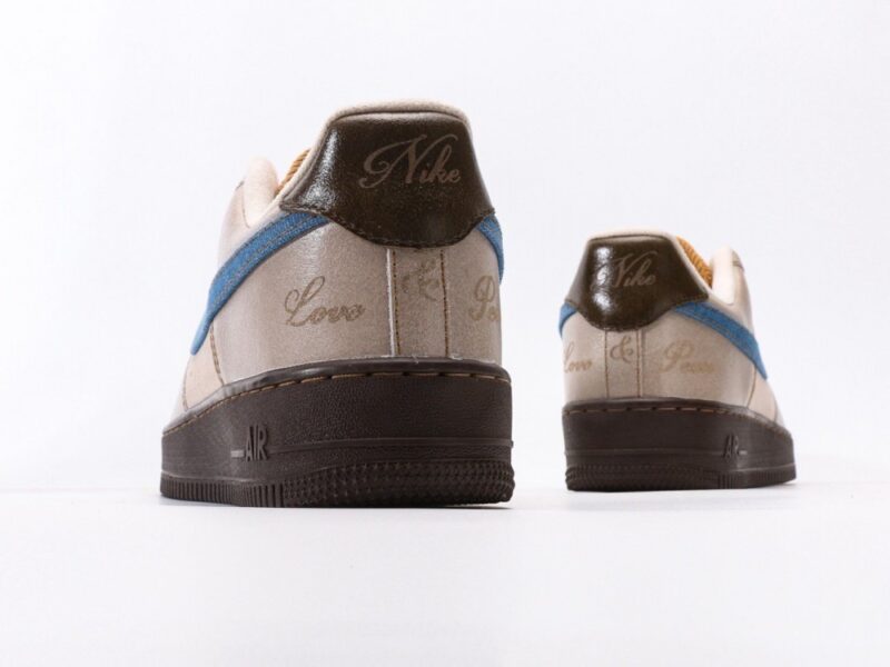 【AT3139】Nike AIR FORCE 1‘07 エアフォース1ローバーシャンキュアジョガーカジュアルスポーツスニーカー。柔らかく、弾力性に富んだクッショニングと優れたミッドソールデザインを備え、レトロとモダンが融合した外観が、30年以上にわたり世界中で大流行しているForce 1。