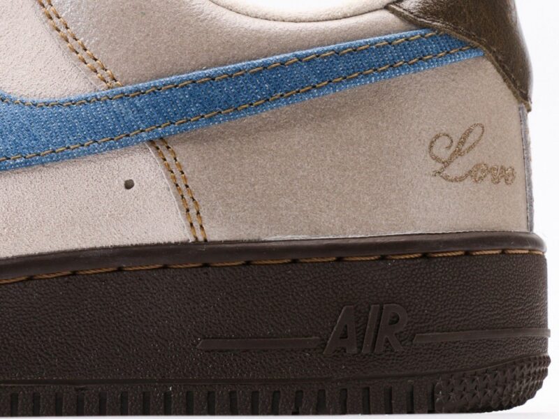 【AT3139】Nike AIR FORCE 1‘07 エアフォース1ローバーシャンキュアジョガーカジュアルスポーツスニーカー。柔らかく、弾力性に富んだクッショニングと優れたミッドソールデザインを備え、レトロとモダンが融合した外観が、30年以上にわたり世界中で大流行しているForce 1。