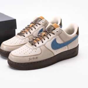 【AT3139】Nike AIR FORCE 1‘07 エアフォース1ローバーシャンキュアジョガーカジュアルスポーツスニーカー。柔らかく、弾力性に富んだクッショニングと優れたミッドソールデザインを備え、レトロとモダンが融合した外観が、30年以上にわたり世界中で大流行しているForce 1。