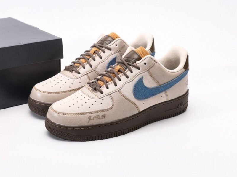 【AT3139】Nike AIR FORCE 1‘07 エアフォース1ローバーシャンキュアジョガーカジュアルスポーツスニーカー。柔らかく、弾力性に富んだクッショニングと優れたミッドソールデザインを備え、レトロとモダンが融合した外観が、30年以上にわたり世界中で大流行しているForce 1。