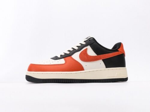 【AT3140】Nike AIR FORCE 1‘07 エア フォース 1 ローカット ユニバーサル カジュアル スニーカー。柔らかく、反発性の高いクッショニングと優れたミッドソールデザインで、レトロと現代の外観が融合し、30年以上にわたって世界中で人気のForce 1を作り上げました。