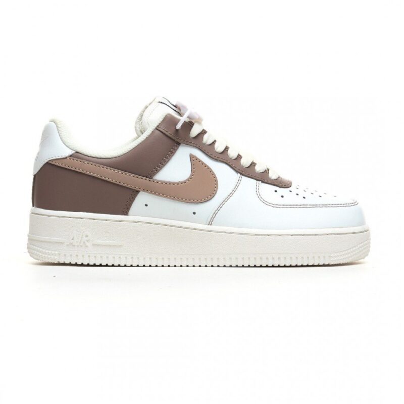 【AT3143】Nike Air Force 1 Low ’07 ベージュの爆発的なカラーリング、エアフォース1ローカットスニーカー。