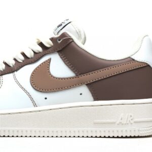 【AT3143】Nike Air Force 1 Low ’07 ベージュの爆発的なカラーリング、エアフォース1ローカットスニーカー。
