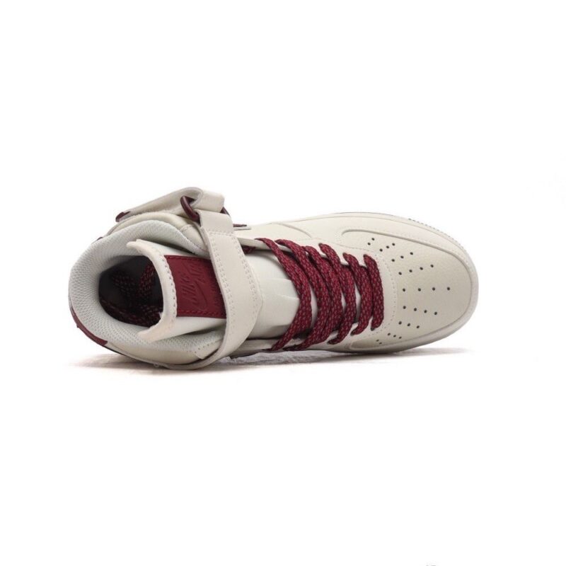 【AT3156】Nike Air Force 1 '07 HIGH エアフォース1 AF1 ハイカットマジックテープユニセックスカジュアル厚底スポーツスニーカー、柔らかく、十分な弾力性のあるクッション性能と優れたミッドソールデザインを備えた、レトロとモダンが融合した外観で、30年以上にわたり世界中で愛され続けるForce 1を作り出しました。
