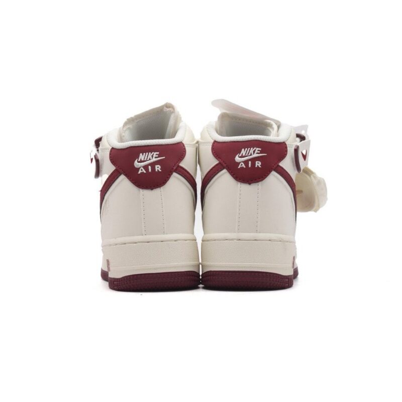 【AT3156】Nike Air Force 1 '07 HIGH エアフォース1 AF1 ハイカットマジックテープユニセックスカジュアル厚底スポーツスニーカー、柔らかく、十分な弾力性のあるクッション性能と優れたミッドソールデザインを備えた、レトロとモダンが融合した外観で、30年以上にわたり世界中で愛され続けるForce 1を作り出しました。
