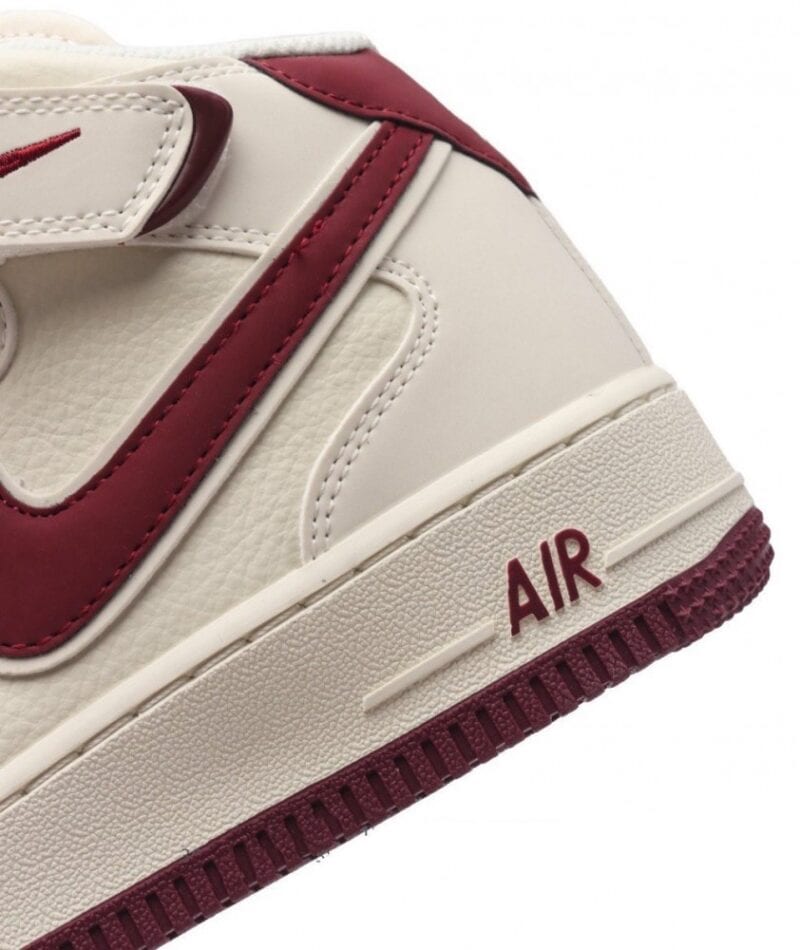 【AT3156】Nike Air Force 1 '07 HIGH エアフォース1 AF1 ハイカットマジックテープユニセックスカジュアル厚底スポーツスニーカー、柔らかく、十分な弾力性のあるクッション性能と優れたミッドソールデザインを備えた、レトロとモダンが融合した外観で、30年以上にわたり世界中で愛され続けるForce 1を作り出しました。