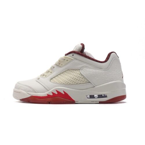 【AT3181】Nike Air Jordan 5 Retro low-top unisex sports shoes のローカットモデル。男女兼用のスポーツシューズです。ジョーダンの息子、AJ5、ジョーダン5代、aj5、ジョーダン5のローカットモデル。ジョーダンのバスケットボールシューズです。ローカットでレトロでカジュアルなカルチャーバスケットボールシューズ。