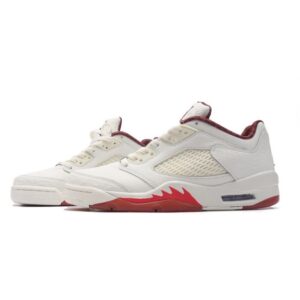 【AT3181】Nike Air Jordan 5 Retro low-top unisex sports shoes のローカットモデル。男女兼用のスポーツシューズです。ジョーダンの息子、AJ5、ジョーダン5代、aj5、ジョーダン5のローカットモデル。ジョーダンのバスケットボールシューズです。ローカットでレトロでカジュアルなカルチャーバスケットボールシューズ。