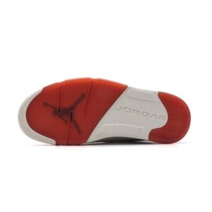 【AT3181】Nike Air Jordan 5 Retro low-top unisex sports shoes のローカットモデル。男女兼用のスポーツシューズです。ジョーダンの息子、AJ5、ジョーダン5代、aj5、ジョーダン5のローカットモデル。ジョーダンのバスケットボールシューズです。ローカットでレトロでカジュアルなカルチャーバスケットボールシューズ。
