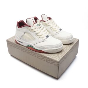 【AT3181】Nike Air Jordan 5 Retro low-top unisex sports shoes のローカットモデル。男女兼用のスポーツシューズです。ジョーダンの息子、AJ5、ジョーダン5代、aj5、ジョーダン5のローカットモデル。ジョーダンのバスケットボールシューズです。ローカットでレトロでカジュアルなカルチャーバスケットボールシューズ。