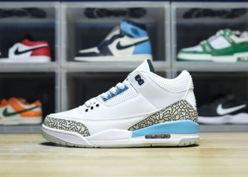 【AT3191】Nike Air Jordan 3 Retro OG "Black Cement" ジョーダンは、柔らかい皮革と牛剖革を組み合わせた素材を使用しています。インソールには、除臭効果のあるオーソライ素材が使用されており、かかととつま先にはガムが注入されており、ミッドソールには窓付きのエアクッションが内蔵されています。