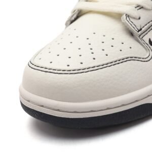 【AT3195】Nike x Supreme Nike Dunk Low Retro ナイキ×シュプリームナイキ ダンク ロー レトロは、80年代のクラシックバスケット ボールシューズで