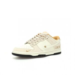 【AT3196】Dior x Nike SB Dunk Low"Dior" クリエイティブカスタムコラボ、フランスのハイエンドファッションブランド・ディオール ダンクシリーズのローカットカジュアルスケートボードシューズ "コラボ白色カーキDIOR刺繍"