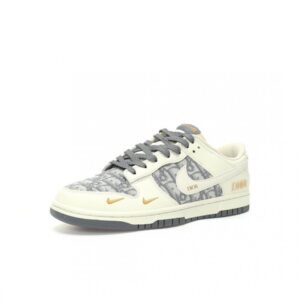 【AT3197】Dior x Nike SB Dunk Low"Dior" クリエイティブカスタムコラボレーション、フランスの高級ファッションブランド・ディオール/Dior/ストーンアイランド ダンクシリーズの低カットカジュアルスポーツスケートシューズ「コラボベージュ・グレー・ゴールド ディオール刺繍ストーンアイランド」