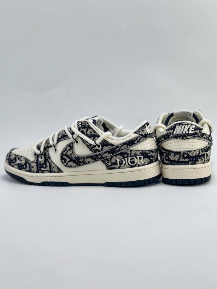 【AT3198】DIOR x Nike SB Dunk Low 白黒のベルト星満ちる　