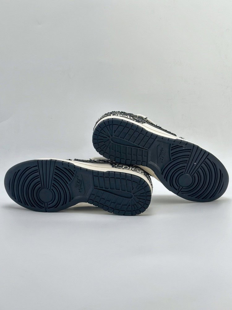【AT3198】DIOR x Nike SB Dunk Low 白黒のベルト星満ちる　
