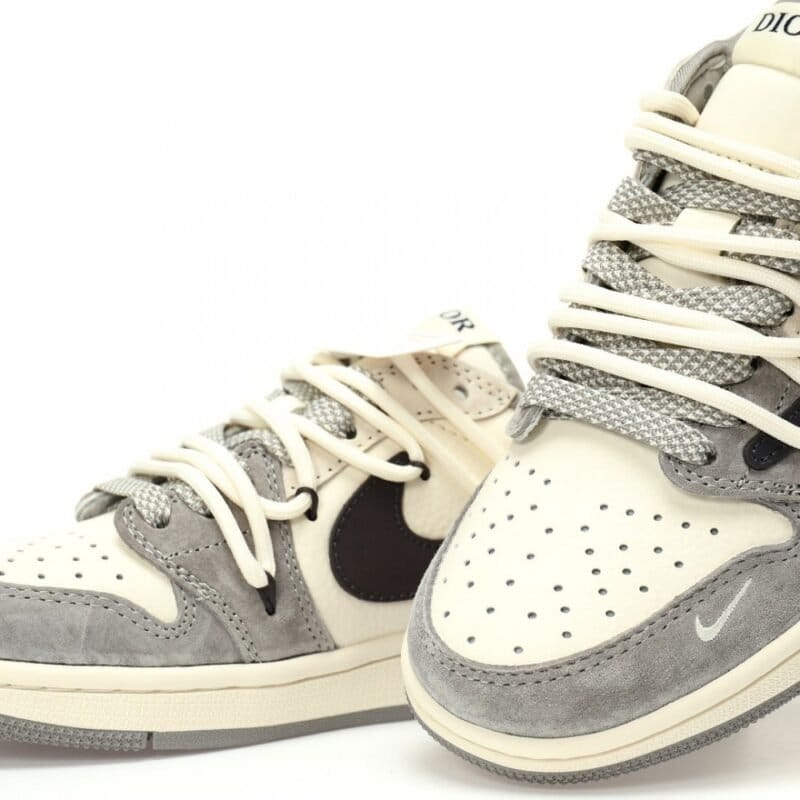 【AT3200】Dior x Travis Scott x Nike ディオール×トラヴィス・スコット×ストーン・アイランド×ナイキSBダンクロー「Dior」トラビス・スコットとストーン・アイランドがフランスの高級ファッションブランドであるディオールとコラボした特別なコレクション。