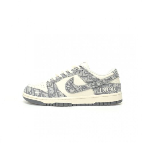 【AT3201】Dior x Nike SB Dunk Low ディオール×ナイキSBダンクロー "ディオール" クリエイティブカスタムコラボ！ フランスの高級ファッションブランド・ディオールのバスケットボールコレクションのローカットスポーツスニーカー「コラボホワイトグレーディオール刺繍」