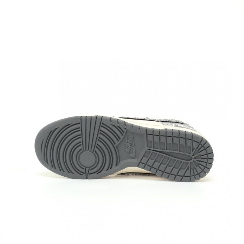 【AT3201】Dior x Nike SB Dunk Low ディオール×ナイキSBダンクロー "ディオール" クリエイティブカスタムコラボ！ フランスの高級ファッションブランド・ディオールのバスケットボールコレクションのローカットスポーツスニーカー「コラボホワイトグレーディオール刺繍」