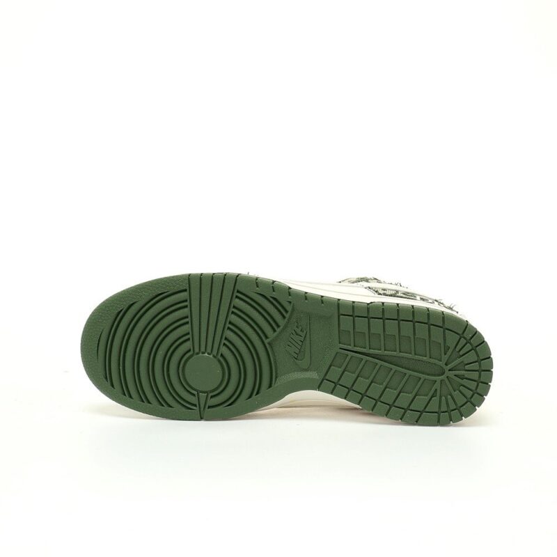 【AT3204】Dior x Nike SB Dunk Low "Dior" ディオール×ナイキSB ダンク ロー"Dior" クリエイティブカスタムコラボレーション、フランスの高級ファッションブランド・ディオールのバスケットボールコレクションのローカットカジュアルスケートシューズ「コラボホワイトアーミーグリーンディオール提花」