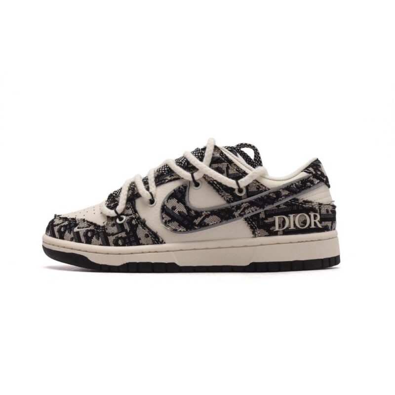 【AT3206】Nike Dunk Low Retro レトロなスポーツシューズ デコンストラクトされたストラップ ダブルストラップ DIORディオールとのコラボレーション