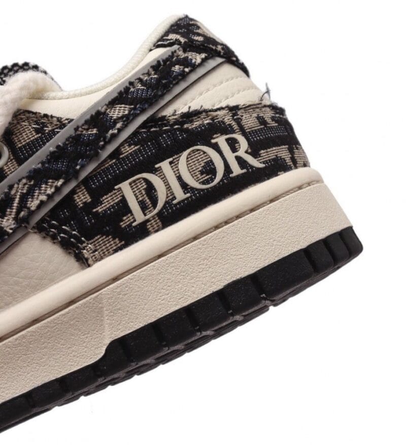 【AT3206】Nike Dunk Low Retro レトロなスポーツシューズ デコンストラクトされたストラップ ダブルストラップ DIORディオールとのコラボレーション